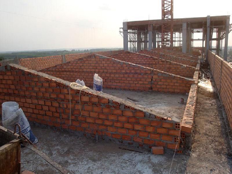 Khái niệm và tác dụng của tường thu hồi mái trong xây dựng